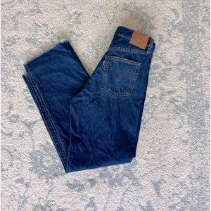 LEVI’S ribecage straight ankle pant. Size 28. Great condition.